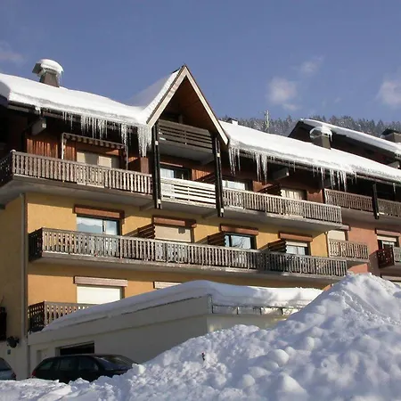 4 Pers Avec Balcon, Près Des Remontées Mécaniques - Fr-1-572-149